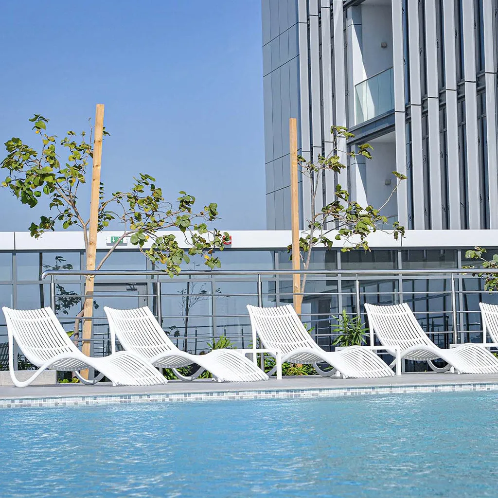 Ibiza Sun Lounger - Modern Pool Lounge Chair
