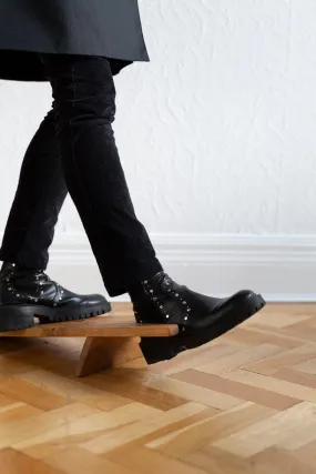 The STABLE Wooden Boot Pull