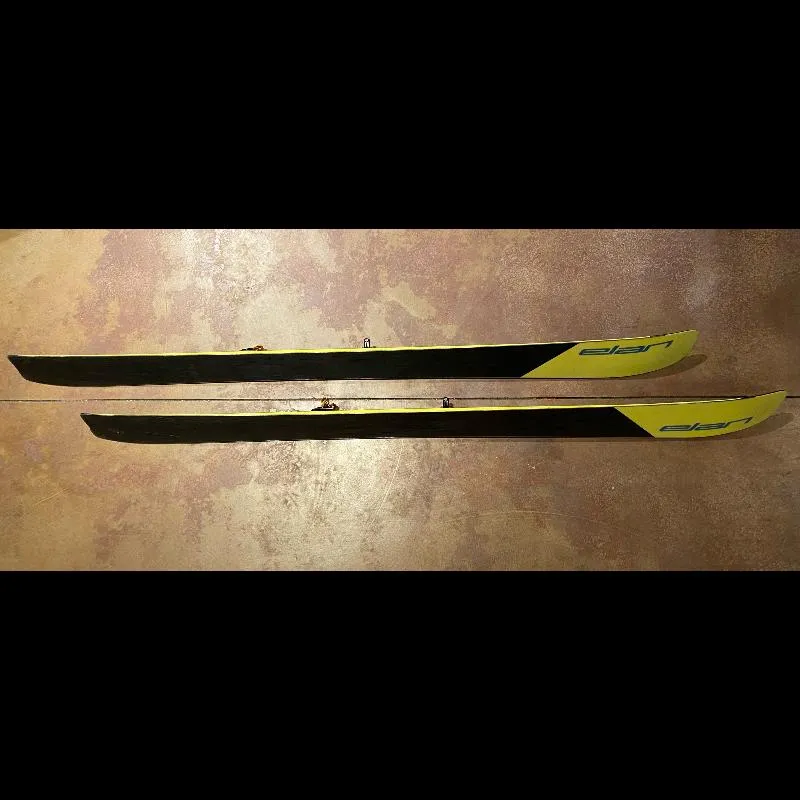 Used Elan Ripstick 106 with Plum Oazo Bindings